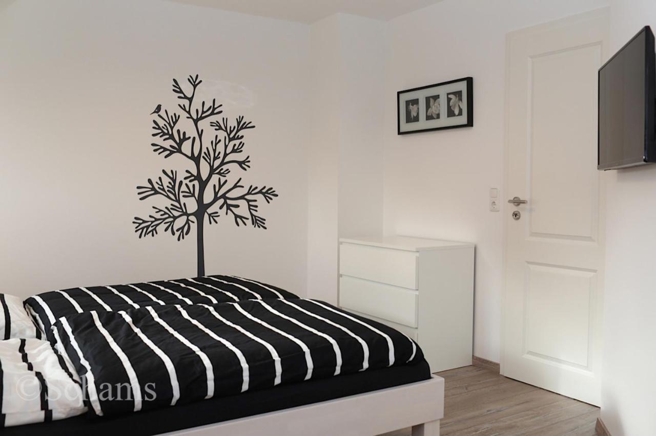 Ostseelagune Zingst, Exklusive Dhh, Strandnah, Sauna, Kamin, 3 Sz, 2 Baeder, Glasfaser, Haustierfrei, Garten Mit Suedterrasse, E-Ladesaeule, 2 Stellplaetze, Strandkorb, Fahrradschuppen, Waschmaschine, Trockner, Nichtraucher Exterior photo